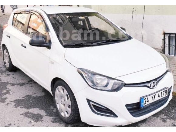 SAHİBİNDEN TERTEMİZ AİLE ARACI) Hyundai i20 (UYGUN 1.4 CRDi Jump 2014 Model