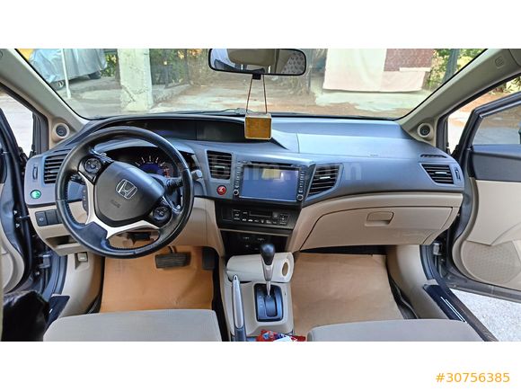 Sahibinden Honda Civic 1.6 ECO Elegance 2015 tüpü değişmiş bu ay muyanesi var