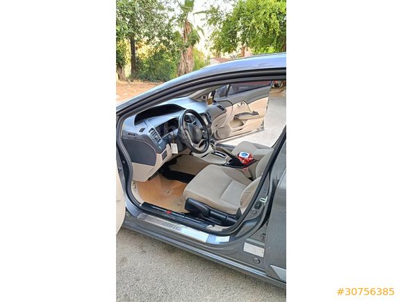 Sahibinden Honda Civic 1.6 ECO Elegance 2015 tüpü değişmiş bu ay muyanesi var