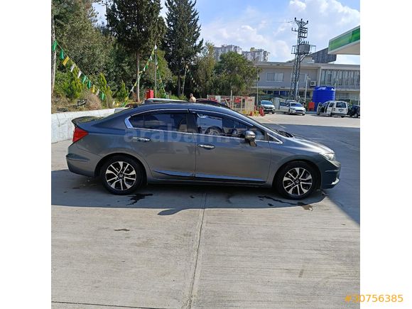 Sahibinden Honda Civic 1.6 ECO Elegance 2015 tüpü değişmiş bu ay muyanesi var