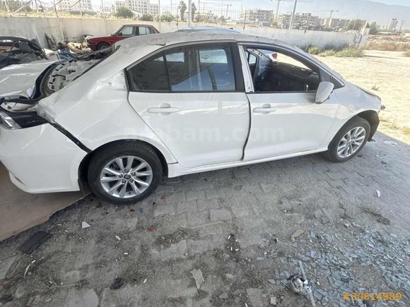 2023 model Corolla 1.5 HURDA BELGELİDİR TRAFİĞE ÇIKMAZ
