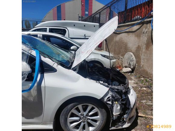 2023 model Corolla 1.5 HURDA BELGELİDİR TRAFİĞE ÇIKMAZ