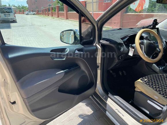 Galeriden Ford Tourneo Courier 1.6 TDCi Deluxe 2017 Model Van