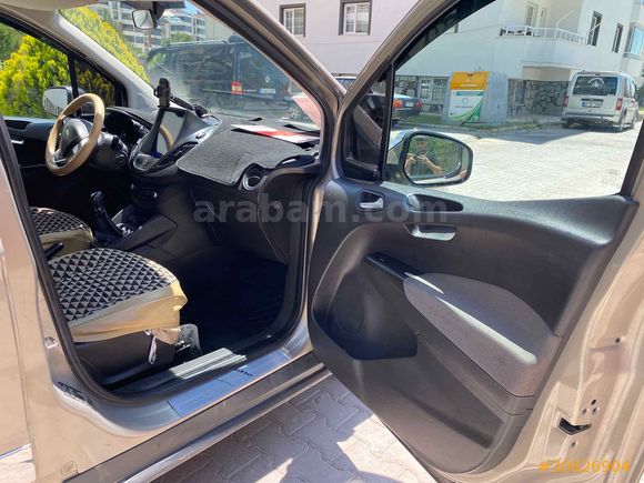 Galeriden Ford Tourneo Courier 1.6 TDCi Deluxe 2017 Model Van