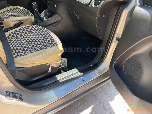 Galeriden Ford Tourneo Courier 1.6 TDCi Deluxe 2017 Model Van