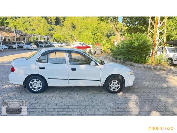 2000 HYUNDAI ACCENT