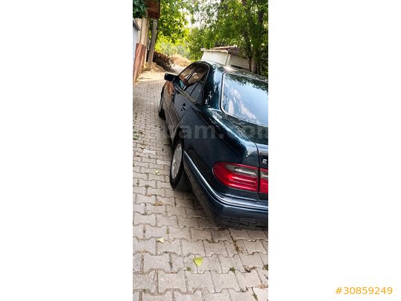 Mercedes - Benz E200 ELEGANCE 1996 Model