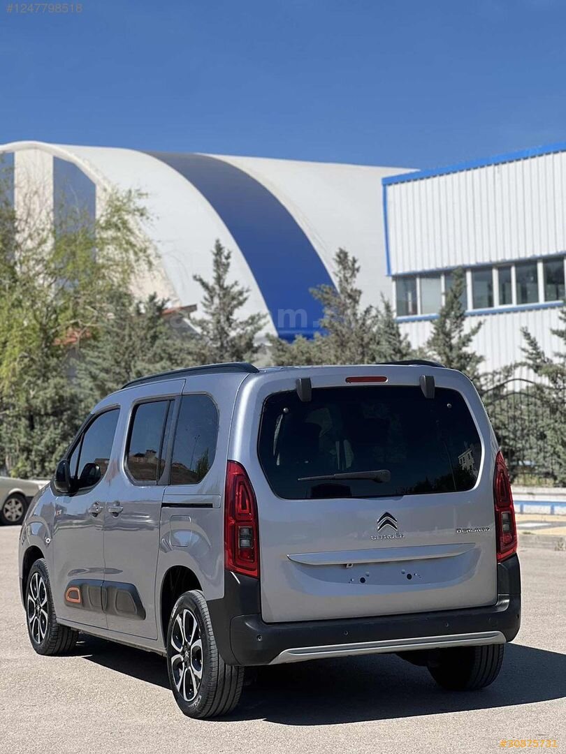 Galeriden Citroen Berlingo 1.5 BlueHDI Shine Bold 2023 Model Aksaray 42.000 km Gri 6