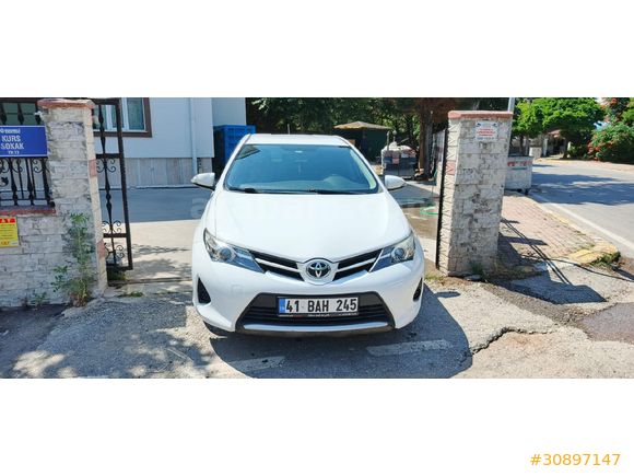 Sahibinden Toyota Auris 1.33 Life 2013 Model Dosta Giderrrl