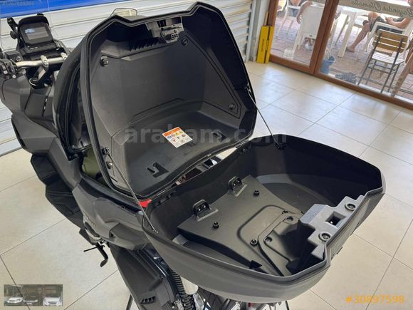2023 MODEL HATASIZ ADV 350 - ÖZEL PLAKA - AKILLI ÇANTA DÜŞÜK KM