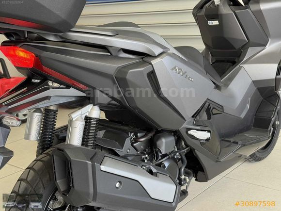 2023 MODEL HATASIZ ADV 350 - ÖZEL PLAKA - AKILLI ÇANTA DÜŞÜK KM