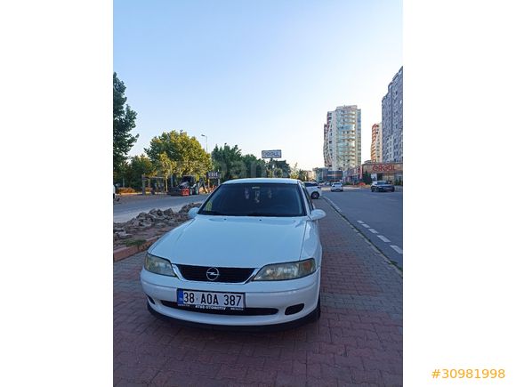 Sahibinden Değişensiz Orjinal Düşük Km Aile Aracı