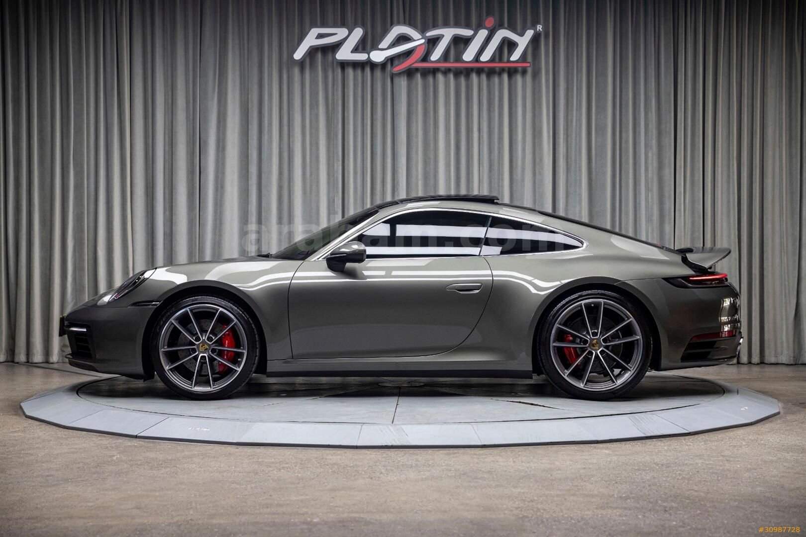 Galeriden Porsche 911 Carrera 4S 2019 Model İstanbul 15.750 km Yeşil 3