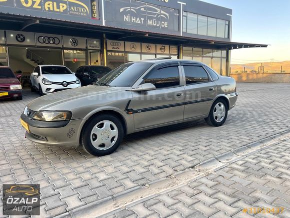 ÖZALP AUTO'dan Vectra 98 Sanruf Ful Daha Dolusu Yok
