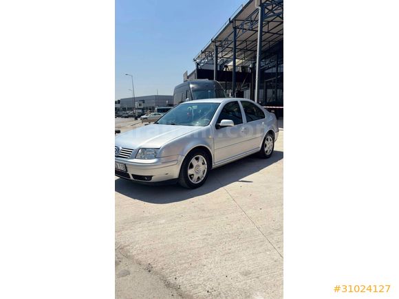 Nadir kalanlardan  186.000 km’de Bora 1.6 2002 Model 