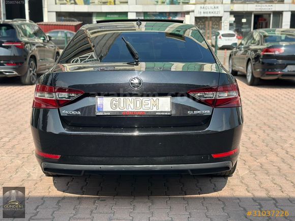 GÜNDEM'DEN 2017 MODEL SKODA SUPERB PRESTİGE CAM TAVAN