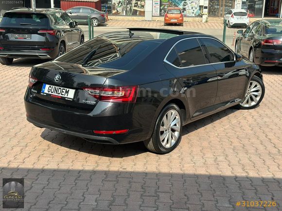 GÜNDEM'DEN 2017 MODEL SKODA SUPERB PRESTİGE CAM TAVAN