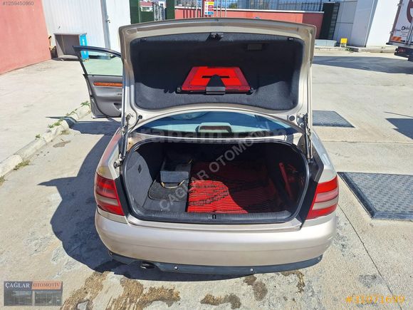 AUDİ A4 SEDAN TEMİZ BAKIMLI