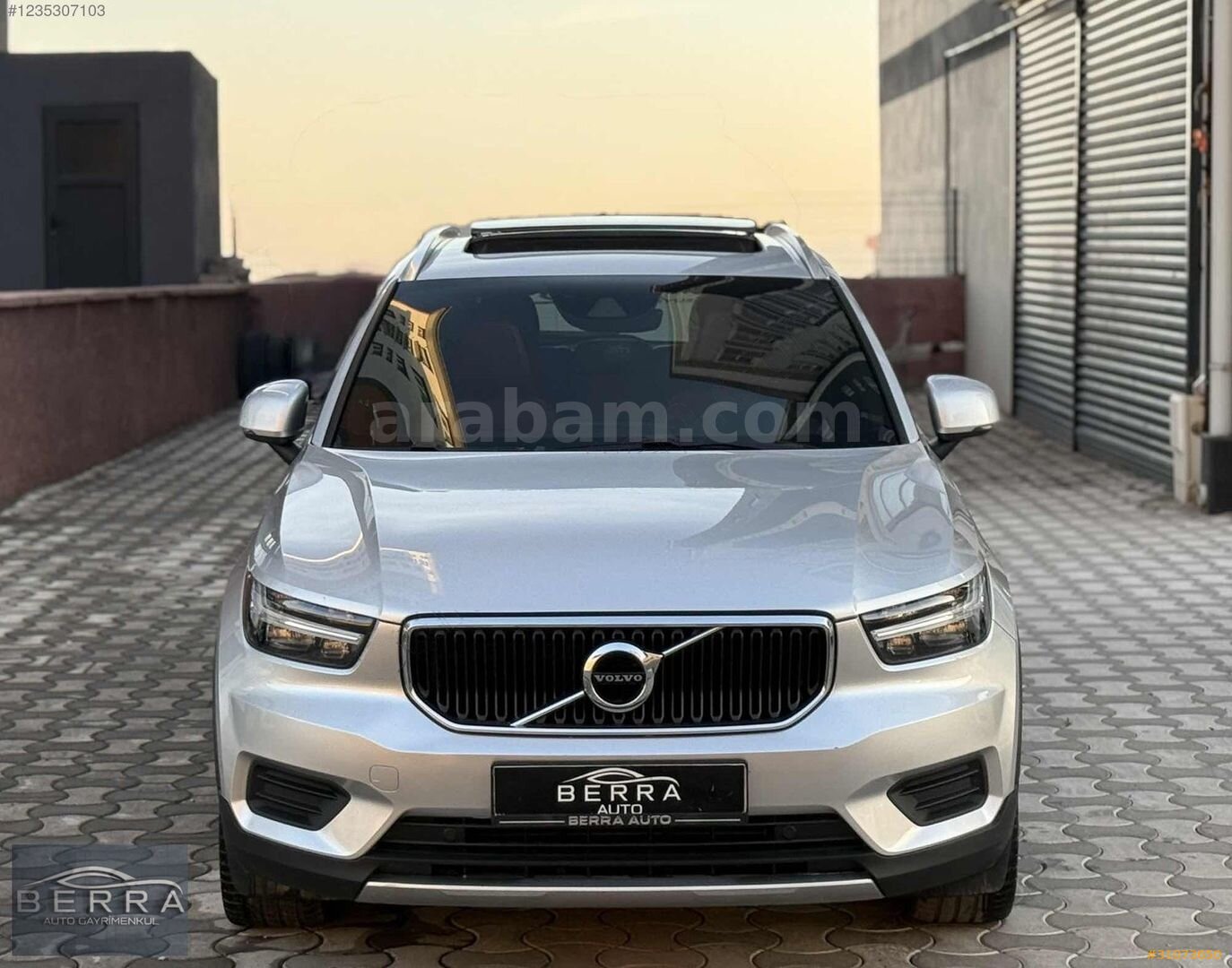 2018 VOLVO XC 40 2.0 D3 MOMENTUM BOYASIZ SERVİS BAKIMLI 1
