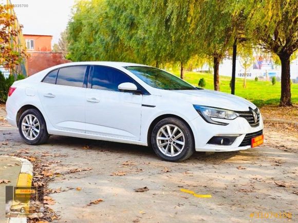 Renault Megane | Şoförlü Şoförsüz | Günlük Aylık Araç Kiralama