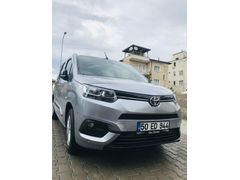 SIFIRDAN FARKI YOK ,POŞETLERİ ÜSTÜNDE ,