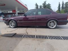 BMW E34 520 İ üzerine para verebileceğim modelli araçlar ile takas olur