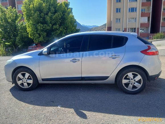 Sahibinden Renault Megane 1.6 Expression 2012 Model