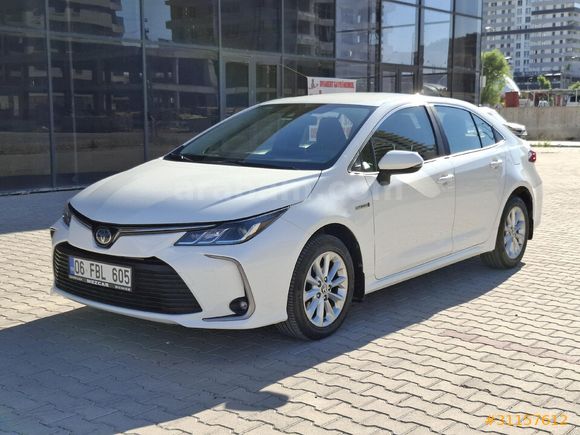 Sahibinden Toyota Corolla 1.8 Hybrid Dream 2020 Model Ankara
