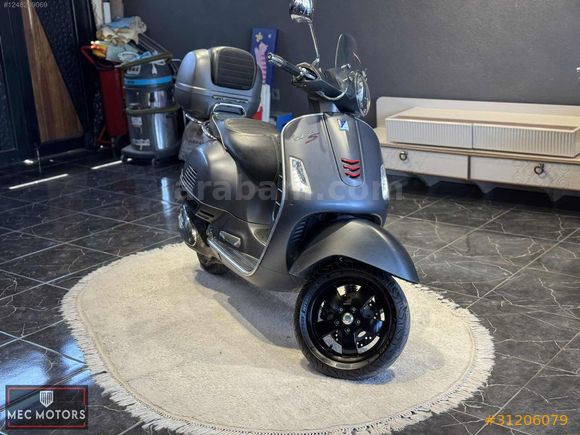 Vespa GTS 300 Super Sport