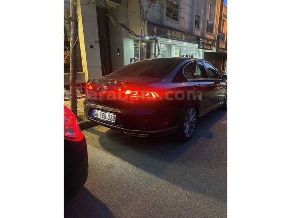 Sahibinden Temiz Volkswagen Passat 
DEĞIŞENSIZ HASAR KAYDI YOK 