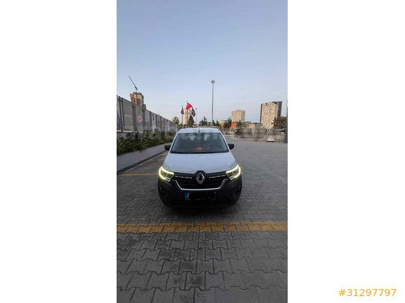 Sahibinden Renault Kangoo 1.5 BlueDCI L2 Equilibre 2024 Model 