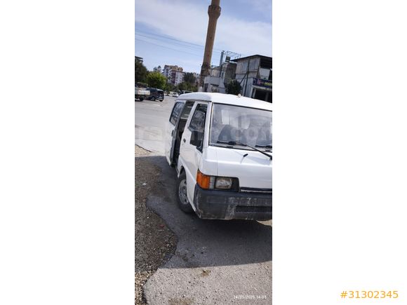 Galeriden Mitsubishi L 300 Camlı Van 1996 Model Mersin