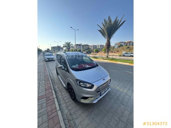 Sahibinden Ford Tourneo Courier 1.5 TDCi Titanium Plus 2022 Model 35binde HATASIZ
