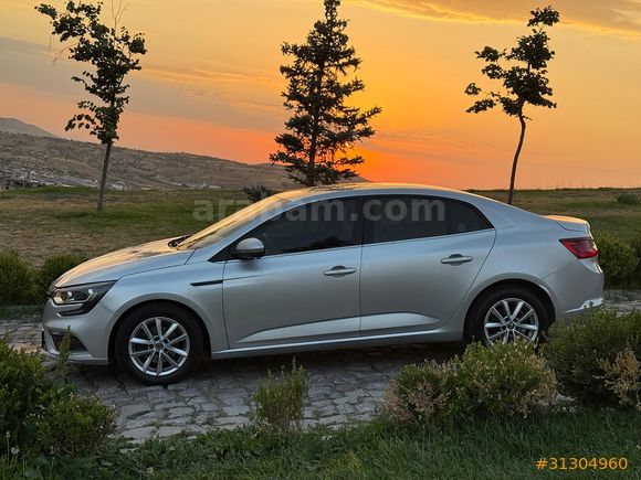 ÖZDAĞLI'DAN 2019 MODEL RENAULT MEGANE 1.5 dCİ TOUCH DİZEL  OTOMATİK