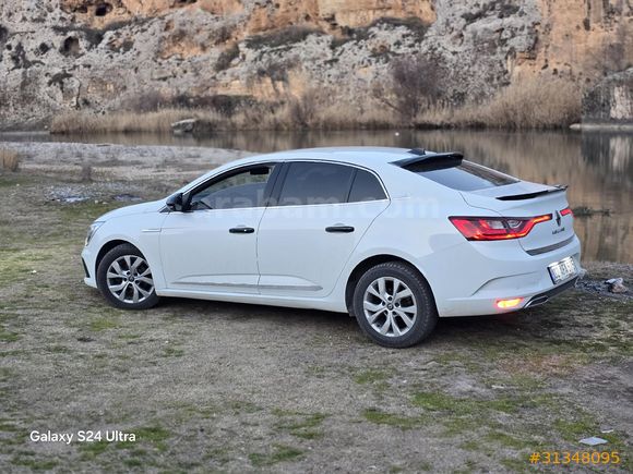 Öğretmenden Renault Megane 1.5 Blue DCI Touch 2021 Model
