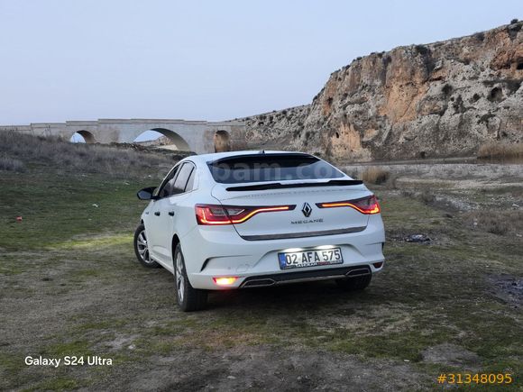 Öğretmenden Renault Megane 1.5 Blue DCI Touch 2021 Model