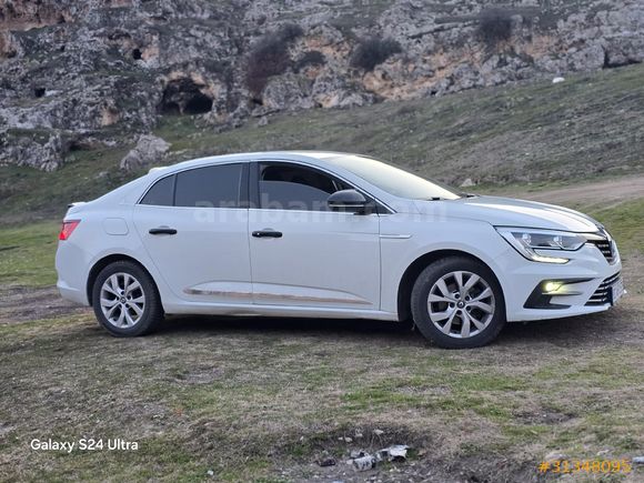 Öğretmenden Renault Megane 1.5 Blue DCI Touch 2021 Model
