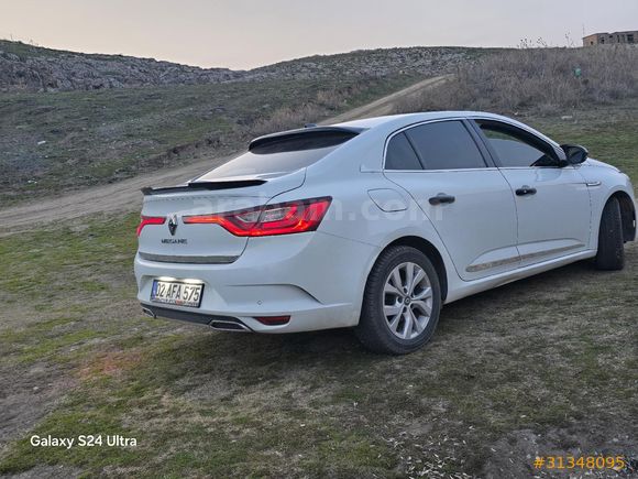 Öğretmenden Renault Megane 1.5 Blue DCI Touch 2021 Model