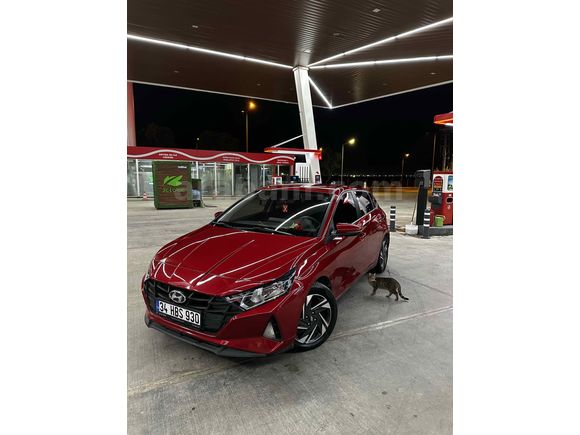 Hyundai kırmızı i20 sahibinden satılık 2023 model 