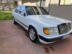“DİRİ İÇ MEKANLI MERCEDES 230E W124 – KEYİFLİ KLASİK
