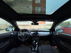 Sahibinden Alfa Romeo Giulietta CAM TAVAN 1.6 JTD Distinctive 2011 Model
