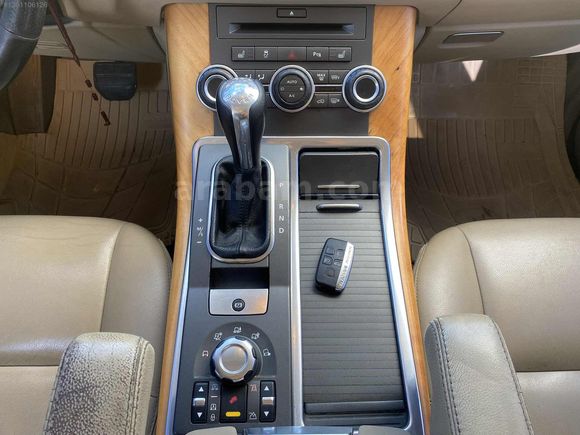 2011 MODEL HATASIZ SERVİS BAKIMLI RANGE ROVER PREMİUM HSE