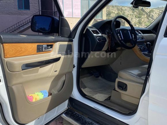 2011 MODEL HATASIZ SERVİS BAKIMLI RANGE ROVER PREMİUM HSE