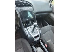 Galeriden Peugeot 5008 1.6 HDi Premium Pack 2010 Model Konya