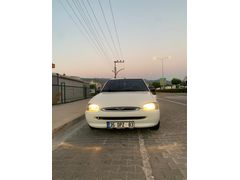 Ford Escort 1.8 CLX 1995 Model