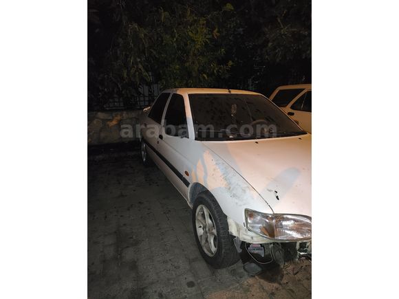 Ford Escort 1.8 CLX 1995 Model
