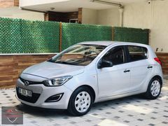 AUTO İSMAİL'DEN 2014 HYUNDAİ İ20 1.4CRDİ JUMP ORJİNAL 175.000