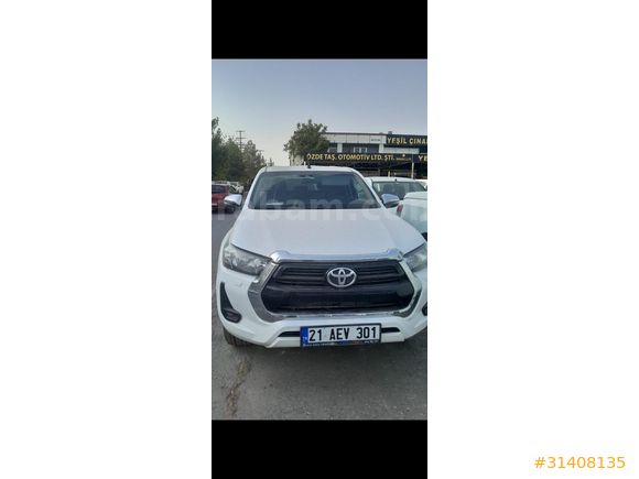 Galeriden Toyota Hilux 2.4 D-4D 4x4 Adventure 2023 Model Diyarbakır