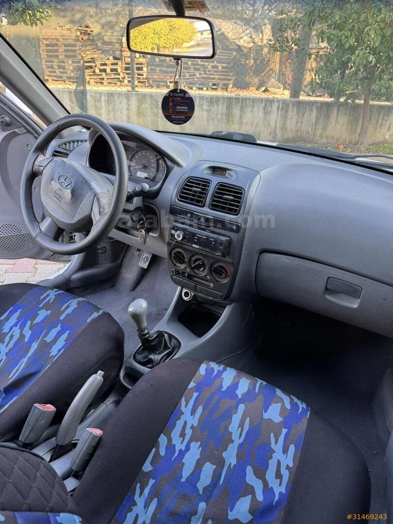 Galeriden Hyundai Accent 1.3 Admire 2005 Model Adana 365.000 km Beyaz 3