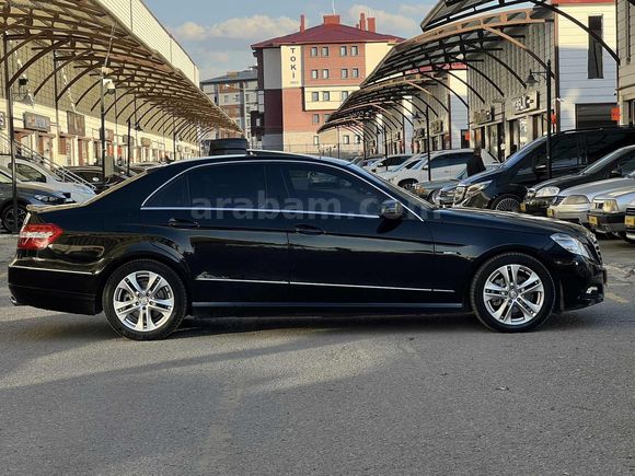 TEKNİK AUTO'DAN CAM TAVAN E200 CGİ 2010 MODEL DÜŞÜK KM